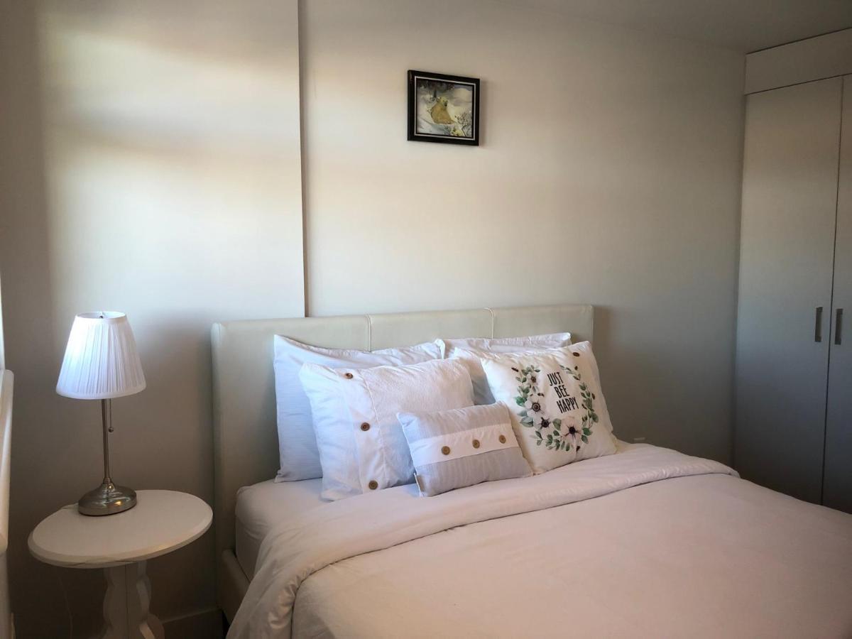 Amicable, Cozy, High Speed Internet, Sleeps 2 Riverview Downtown Apartment YYC Exterior foto